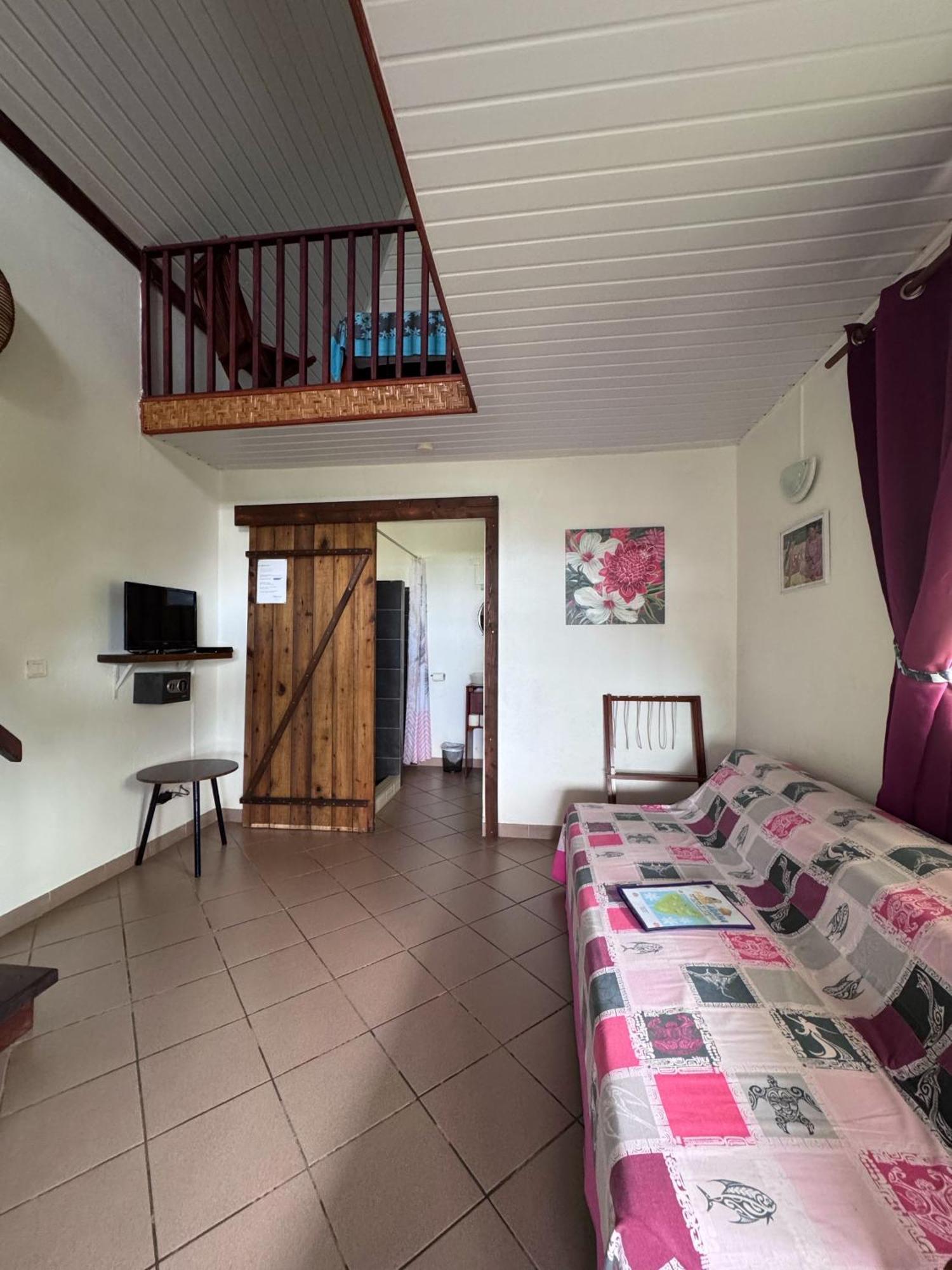 Fare Arana Moorea Guesthouse Atiha 部屋 写真