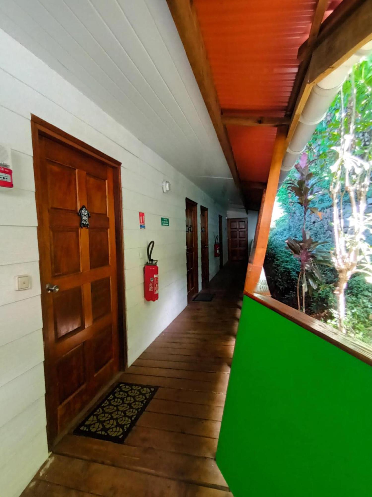 Fare Arana Moorea Guesthouse Atiha エクステリア 写真
